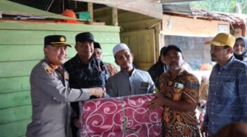 Pasca Kebakaran Ponpes Darul Mukhlasin, Kapolres dan Bupati Aceh Tenggara Turun Langsung Salurkan Bantuan