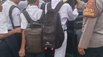 Pelajar Bergantungan di Angkutan, Polres Aceh Tenggara Turun Tangan Demi Keselamatan